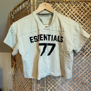 Essentials tee